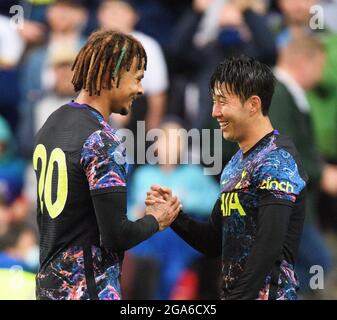 28 luglio 2021 - Milton Keynes Dons v Tottenham Hotspur - Pre-Season friendly - il MK Stadium Heung-min Son celebra il suo obiettivo con DELE Alli durante la partita pre-season friendly allo stadio MK, Milton Keynes Picture Credit : © Mark Pain / Alamy Live News Foto Stock