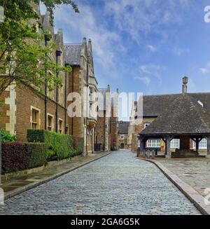 The Buttercross, Butter Cross o Market Cross a Oakham, la città della contea di Rutland, Inghilterra, Regno Unito Foto Stock