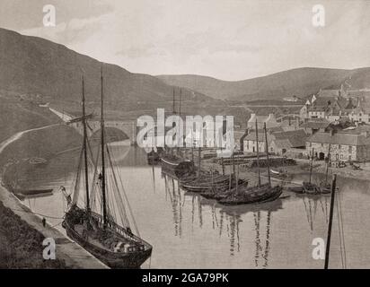 Una vista del tardo 19 ° secolo di Helmsdale, un villaggio sulle rive del fiume Helmsdale sulla costa orientale di Sutherland, nella zona del consiglio Highland della Scozia. Il villaggio moderno è stato progettato nel 1814 per reinsediare comunità che erano state rimosse dalle stratezze circostanti come parte delle chiarezze Highland. Nel 1869, due affluenti del fiume erano teatro di una corsa all'oro quando Robert Nelson Gilchrist, nativo di Kildonan, Chi aveva trascorso 17 anni nei campi d'oro dell'Australia è stato dato il permesso dal duca di Sutherland di pan le rotaie del fiume Helmsdale e ustioni e affluenti. Foto Stock