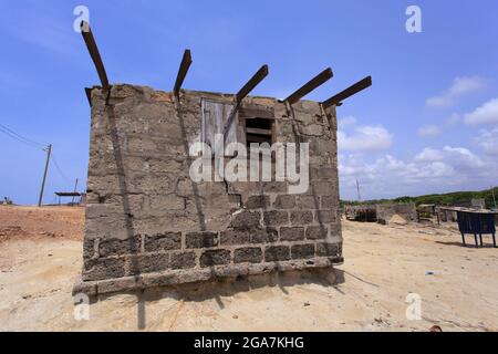 Casa dei poveri a Teshie, Ghana Foto Stock
