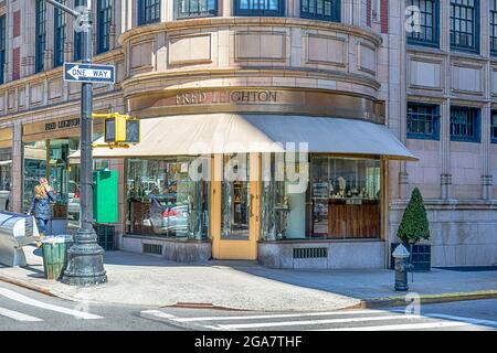 45 East 66th Street è un punto di riferimento di Harde & Short nell'Upper East Side di New York City. L'alto edificio neo-francese in stile gotico rinascimentale è una cooperativa. Foto Stock