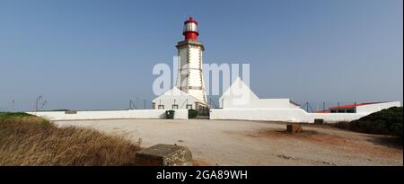 Faro di Cape Espichel, costruito nel 1790, Cabo Espichel, Portogallo Foto Stock