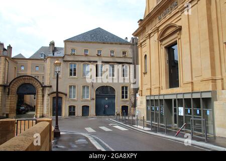 antichi edifici in pietra (musée de la cour d'or) in lorena (francia) Foto Stock