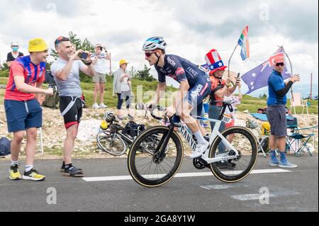 Malaucene, Francia. 07 luglio 2021. Kristian Sbaragli in azione durante la salita di Mont-Ventoux in Tour de France 2021.He classificato 67 della tappa.l'undicesima tappa del Tour de France 2021 si svolge tra Sorgues e Malaucene con una doppia salita del Mont-Ventoux. Vincitore del palco è Wout Van Aert. (Foto di Laurent Coust/SOPA Images/Sipa USA) Credit: Sipa USA/Alamy Live News Foto Stock