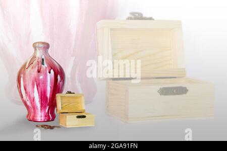 Immagine closeup di Pink Color Piggy Bank o Coin Bank, monete e scatola di denaro in legno. Messa a fuoco selettiva Foto Stock