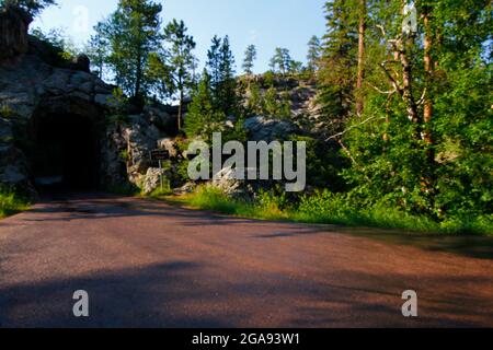 Iron Creek Tunnel, Needles Highway in Summer, South Dakota Foto Stock