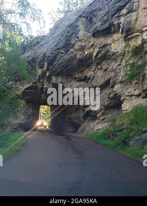 Iron Creek Tunnel, Needles Highway in Summer, South Dakota Foto Stock