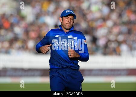 LONDRA, REGNO UNITO. 29 Lug 2021. Roelof van der Merwe of London Spirit durante i cento tra London Spirit vs Trent Rockets al Lord's giovedì 29 luglio 2021 a LONDRA, INGHILTERRA. Credit: Taka G Wu/Alamy Live News Foto Stock