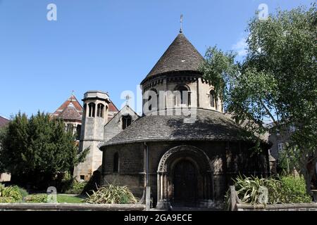 La Chiesa rotonda (ufficialmente la Chiesa del Santo Sepolcro) fu costruita intorno al 1130. E' una delle sole quattro chiese medievali in Inghilterra. Cambr Foto Stock