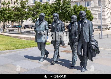 LIVERPOOL, UK - LUGLIO 14 : Statua dei Beatles a Liverpool, Inghilterra il 14 luglio 2021 Foto Stock