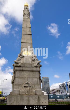 LIVERPOOL, UK - LUGLIO 14 : Memorial to the Engine Room Heroes of the Titanic at St. Nicholas Place, Pier Head, in Liverpool, England il 14 luglio 2021 Foto Stock