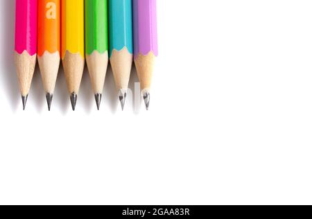 Set di matite standard di colore arcobaleno isolate su sfondo bianco Foto Stock