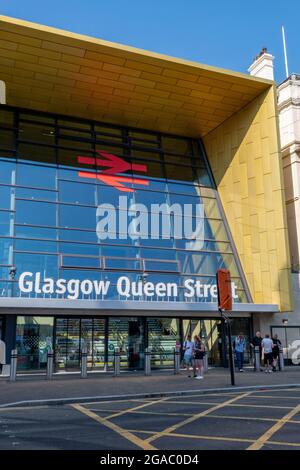 stazione ferroviaria principale di glasgow queen street nel centro di glasgow, scozia. Foto Stock