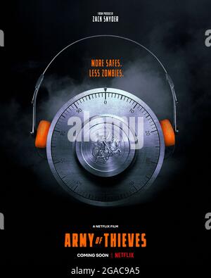 Army of Thieves (2021) diretto da Matthias Schweighöfer e con Matthias Schweighöfer, Nathalie Emmanuel e Ruby O. Fee. Prequel all'Army of the Dead dopo il safecracker tedesco Ludwig Dieter e la sua squadra mentre tenta un guaritore durante le prime fasi dell'apocalisse degli zombie. Foto Stock