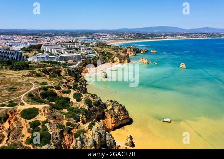 Splendide scogliere e spiagge a Ponta da Piedade, Lagos, Algarve, Portogallo Foto Stock