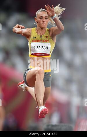 Tokyo, Giappone. Credito: MATSUO. 30 luglio 2021. GIERISCH Kristin (GER) Atletica : la qualifica femminile per il triplice salto durante i Giochi Olimpici di Tokyo 2020 allo Stadio Nazionale di Tokyo, Giappone. Credit: MATSUO .K/AFLO SPORT/Alamy Live News Foto Stock