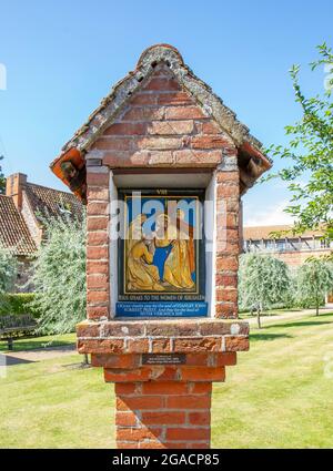 WALSINGHAM, REGNO UNITO - 09 agosto 2016: Un'icona nel Santuario Anglicano di nostra Signora di Walsingham, Regno Unito Foto Stock