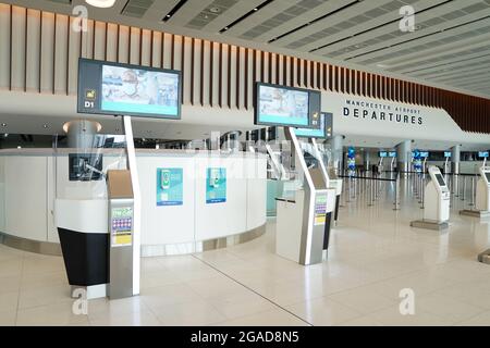 Il Terminal 2 dell'Aeroporto di Manchester, recentemente rinnovato. Foto Stock