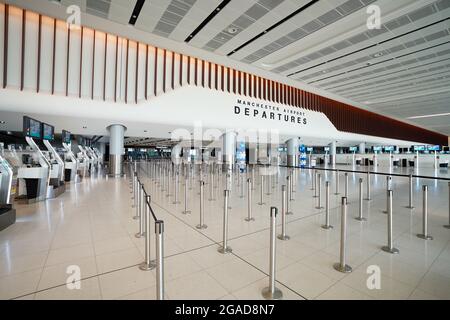 Il Terminal 2 dell'Aeroporto di Manchester, recentemente rinnovato. Foto Stock