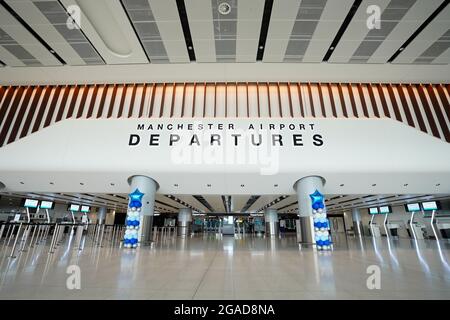 Il Terminal 2 dell'Aeroporto di Manchester, recentemente rinnovato. Foto Stock