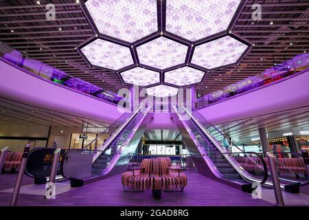 Il Terminal 2 dell'Aeroporto di Manchester, recentemente rinnovato. Foto Stock