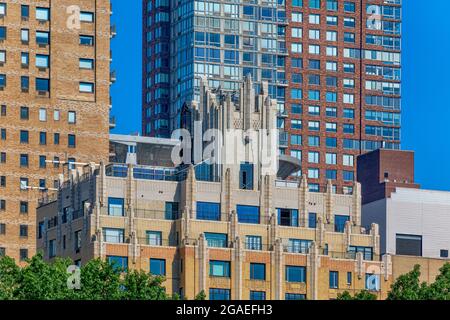 55 Central Park West è un punto di riferimento in stile Art Déco progettato da Schwartz & Gross. Foto Stock