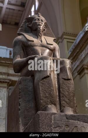 Colossale statua seduta di Semenekhkare, Museo delle Antichità Egizie, il Cairo Foto Stock