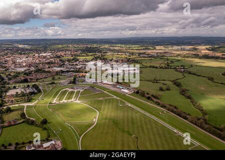 Veduta aerea del drone dell'ippodromo di Uttoxeter, corso di corse ippiche Staffordshire Inghilterra Foto Stock