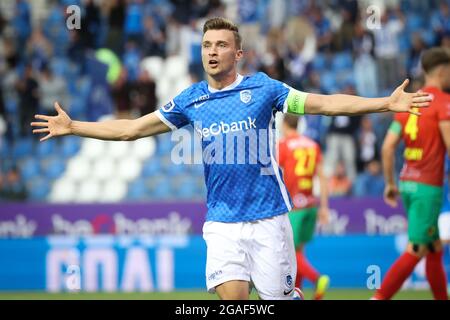 Bryan Heynen di Genk festeggia dopo aver segnato durante una partita di calcio tra KRC Genk e KV Ostenda, venerdì 30 luglio 2021 a Genk, il giorno 2 del 2021 Foto Stock