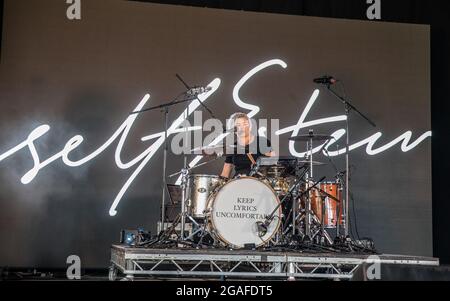 Dorset, Regno Unito. 30 luglio 2021. Autostima al Camp Bestival Day 1, 30 lug 2021. Credit: Alamy Live News/Charlie Raven Foto Stock