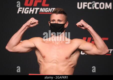 Las Vegas, Stati Uniti. 30 luglio 2021. LAS VEGAS, NV - 30 LUGLIO: Collin Anglin si pone sulla scala durante la UFC Vegas 33: Hall vs Strickland Weigh-in a UFC Apex il 30 luglio 2021 a Las Vegas, Nevada, Stati Uniti. (Foto di Diego Ribas/PxImages) Credit: PX Images/Alamy Live News Foto Stock