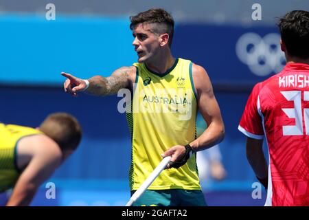 Tokyo, Giappone, 24 luglio 2021. Blake Govers del Team Australia argomenta con l'arbitro durante il Men's Hockey Pool UNA partita tra il Giappone e l'Australia il giorno 1 dei Giochi Olimpici di Tokyo 2020. Credit: Pete Dovgan/Speed Media/Alamy Live News Foto Stock