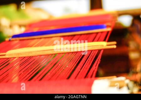 Tessitura tradizionale in pu Luong villaggio Thanh Hoa provincia nord Vietnam Foto Stock