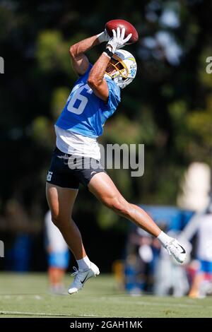 Il defensive back dei Los Angeles Chargers Ben DeLuca (46) esegue un'esercitazione durante il training camp al Jack Hammett Sports Complex, giovedì 20 luglio 2021, a Costa Mesa, Calif. (Brandon Sloter/immagine dello sport) Foto Stock