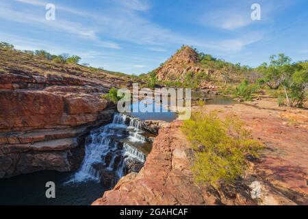 Vista panoramica della Bell Gorge e della sua cascata, una destinazione rinomata nella regione di Kimberley, Gibb River Road, Australia Occidentale, WA, Australia Foto Stock