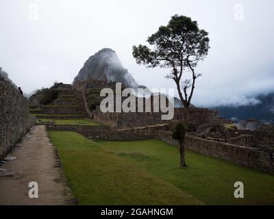 Vista sull'antica città inca nelle Ande peruviane Foto Stock