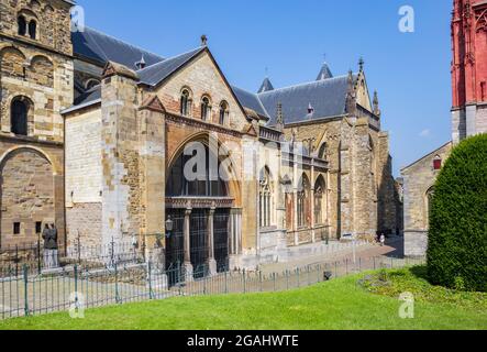 Ala laterale della storica chiesa di Servaas a Maastricht, Paesi Bassi Foto Stock