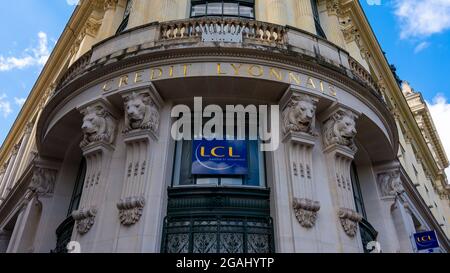 Particolare della facciata dell'Hotel des Italiens, ex sede centrale del Crédit Lyonnais (LCL), Parigi, Francia Foto Stock