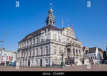 Storico municipio sulla piazza centrale del mercato di Maastricht, Paesi Bassi Foto Stock