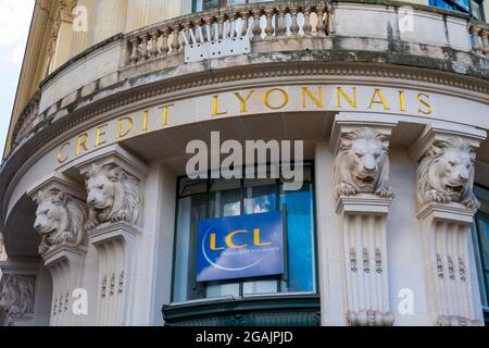 Particolare della facciata dell'Hotel des Italiens, ex sede centrale del Crédit Lyonnais (LCL), Parigi, Francia Foto Stock