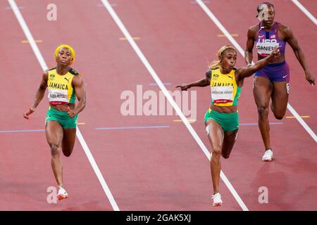 TOKYO, GIAPPONE - LUGLIO 31: Shelly-Ann Fraser - Pryce of Jamaica, Elaine Thompson - Herah of Jamaica, Teahna Daniels of USA in competizione sui 100 metri delle Donne durante i Giochi Olimpici di Tokyo 2020 allo Stadio Olimpico il 31 luglio 2021 a Tokyo, Giappone (Foto di Yannick Verhoeven/Orange Pictures) NOCNSF Atleekunie Credit: Orange Pics BV/Alamy Live News Foto Stock