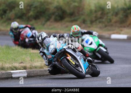 Armoy, Antrim, Irlanda del Nord. 31 luglio 2021. Armoy Road Races, The Race of Legends Motor Cycling, Day Two; Michael Dunlop (Yamaha R6) vince nella seconda delle corse Supersport Credit: Action Plus Sports/Alamy Live News Foto Stock