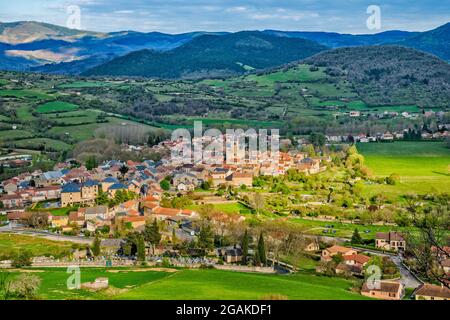 Veduta generale della città di Nant, comune nel dipartimento di Aveyron, Vallee de la Dourbie (Valle del fiume Dourbie), regione di Causses, regione Occitanie, Francia Foto Stock
