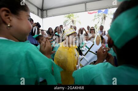 salvador, bahia, brasile - september10, 2015: I bambini provenienti da un centro di assistenza pubblica sono visti in una classe nella città di Salvador. Foto Stock