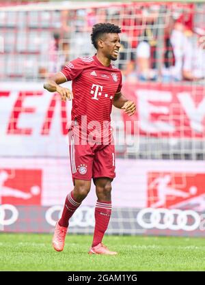 Kingsley Coman, FCB 11 Injury, sprain, Tape, bendaggio, Nastro adesivo, ferita, ferita, dolore, piangere, Ghiaccio, compressione, bendaggio, ferita, Verletzung, Verletzt, Schmerzen, schreit, nella partita FC BAYERN MUENCHEN - SSC NEAPEL al vertice di calcio Audi il 31 luglio 2021 a Monaco, Germania Stagione 2021/2022, giorno X, 1.Bundesliga, FCB, München, Napoli, X.Spieltag. © Peter Schatz / Alamy Live News Foto Stock