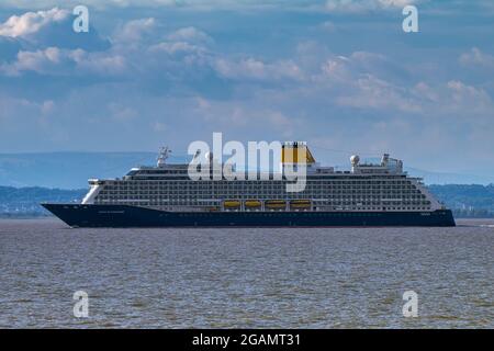 Saga Spirit of Discovery in rotta verso il mare Foto Stock