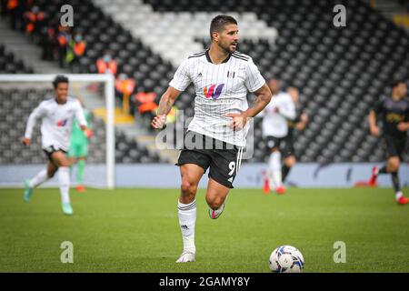 LONDRA, REGNO UNITO. 31 LUGLIO Aleksander Mitrovic di Fulham sulla palla durante la partita amichevole pre-stagione tra Fulham e Charlton Athletic a Craven Cottage, Londra, sabato 31 luglio 2021. (Credit: Tom West | MI News) Credit: MI News & Sport /Alamy Live News Foto Stock