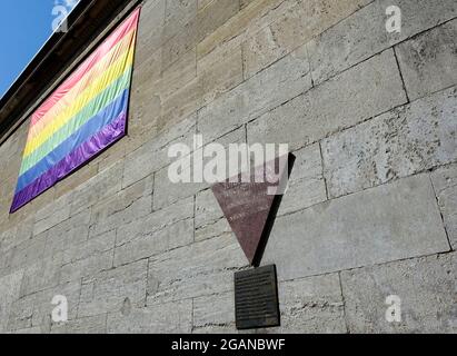 Memorial sulla persecuzione degli omosessuali durante l'epoca del nazismo, Nollendorfplatz, Berlino Foto Stock