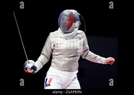 Tokyo, Giappone, 31 luglio 2021. Charlotte Lembach del Team France durante la Semifinale del Team Sabre Fencing delle Donne tra il Team France e il Team Italia il giorno 8 dei Giochi Olimpici di Tokyo 2020. Credit: Pete Dovgan/Speed Media/Alamy Live News Foto Stock