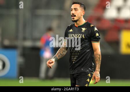 UTRECHT, PAESI BASSI - LUGLIO 31: Francesco di Mariano di Venezia FC durante la partita pre-stagione tra FC Utrecht e Venezia FC al Galgenwaard stadion il 31 luglio 2021 a Utrecht, Paesi Bassi (Foto di Herman Dingler/Orange Pictures) Foto Stock